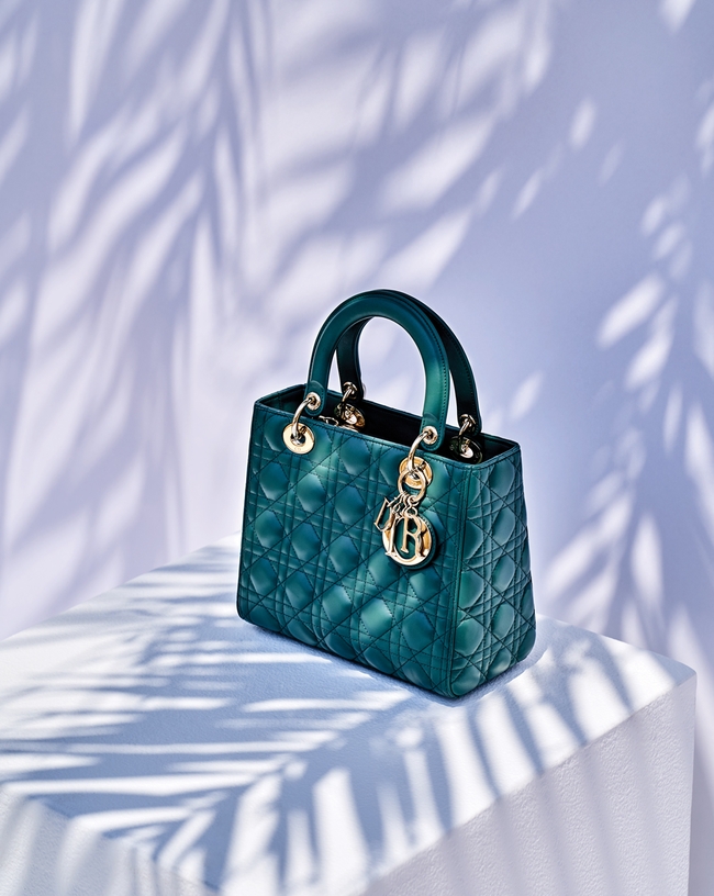 حقيبة‭ ‬يد‭‬Lady Dior  من‭ ‬Dior