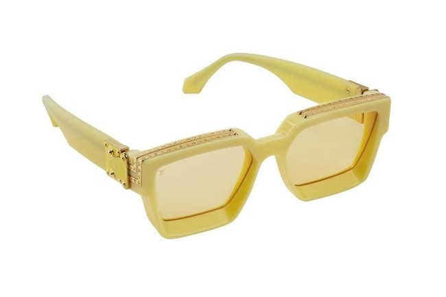 أجد أنّ نظارات 1.1 Millionaires Sunglasses الشمسيّة من Louis Vuitton باللون الأصفر، هي إكسسواري المفضّل لأكمّل إطلالتي في هذا الموسم، لأنّها عصريّة جداً ومختلفة بالفعل.