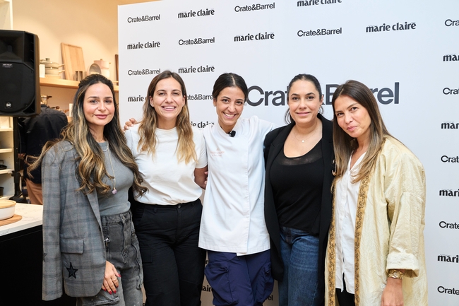 من اليسار الى اليمين: Dima Ayyas،  Olfat Salka, Chef Mona, Haneen Kanso ورئيسة تحرير ماري كلير العربية فرح كريدية
