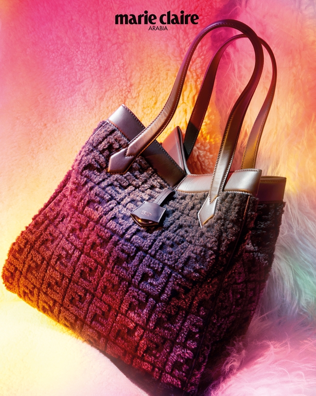 Trapezoidal Shopper:حقيبة FENDI Origami مع رمز FF الجديد