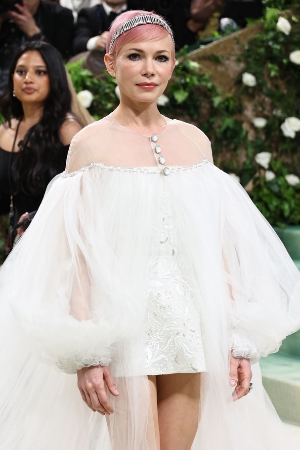 Michelle Williams بمجوهرات Chanel