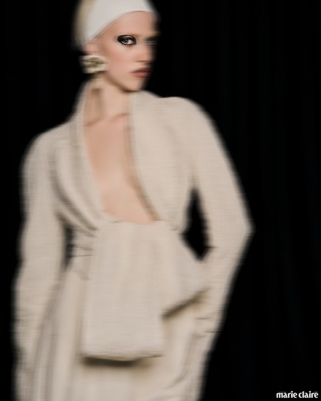 اللوك الكامل Schiaparelli