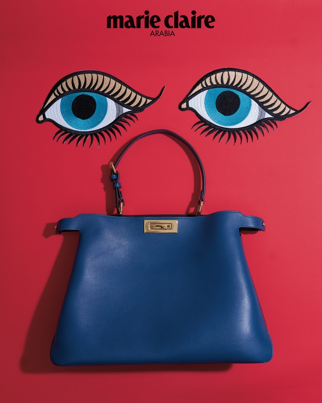حقيبة Peekaboo ISeeU بالحجم الكبير من Fendi