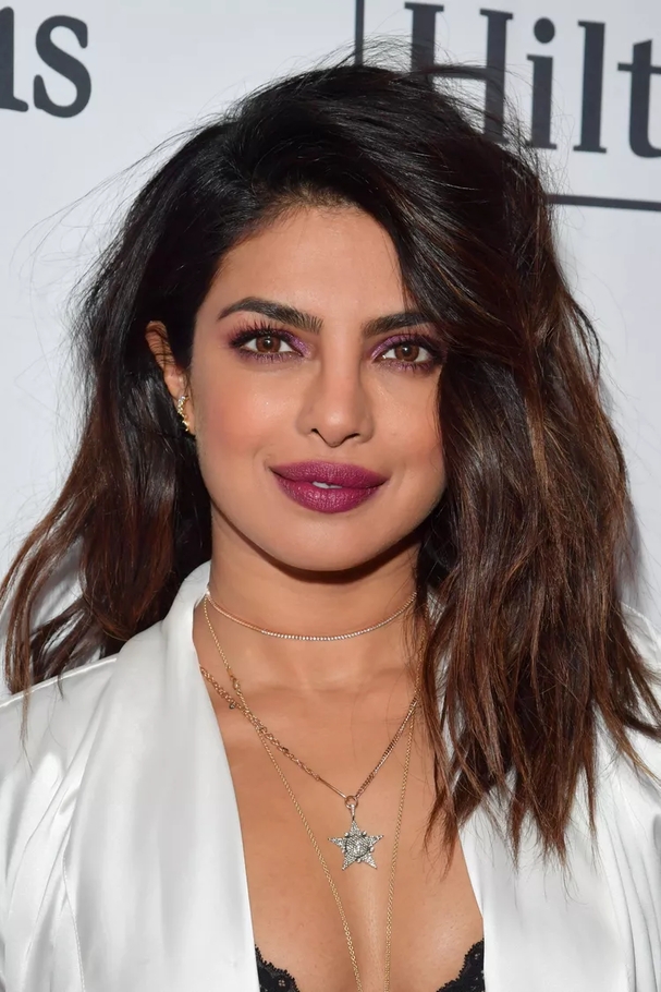 تسريحة Side Part With Volume