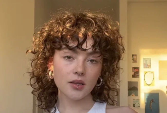 تسريحة The Curly Mullet