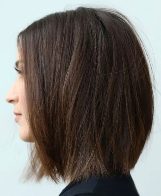 تسريحة Straight Wispy Bob