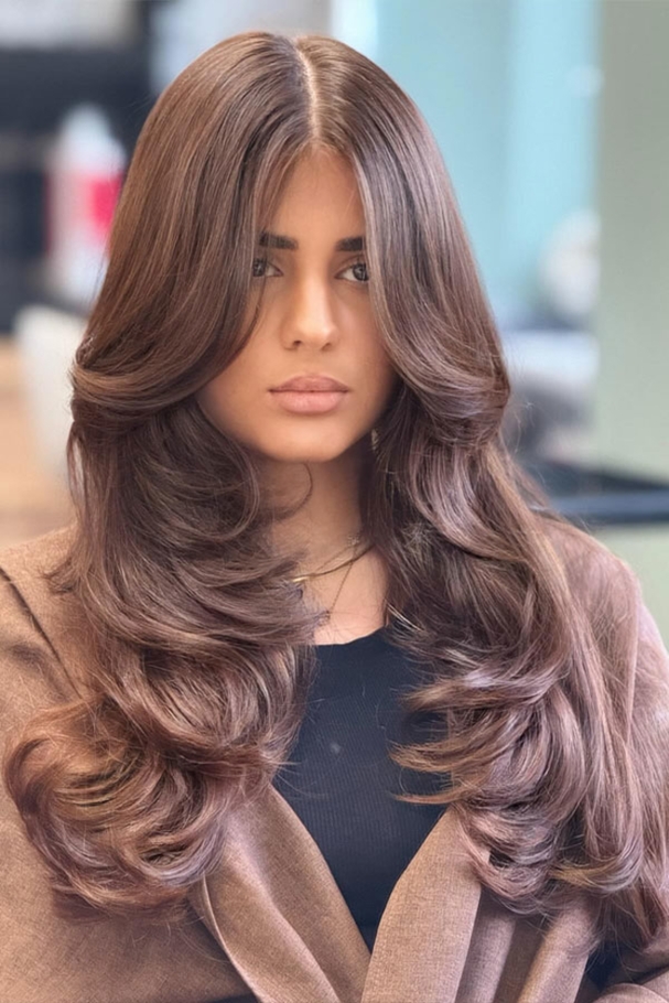 تسريحة Soft Layered Blowout with Curtain Bangs