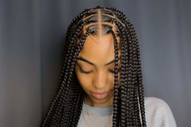 تسريحة Knotless Braids