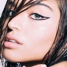 مكياج cat-eye عصريّ