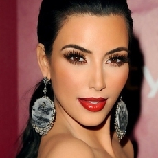 نصائح لمكياج شبيه بمكياج Kim Kardashian