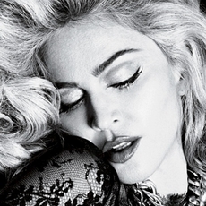 Madonna في تصميم غجري من Gucci 