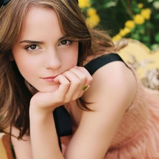 بشرة Emma Watson