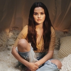 Selena Gomez تطلق قريبًا وثائقي عن حياتها الشخصية ومعاناتها مع صحتها النفسية