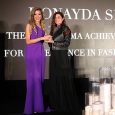 Honayda Serafi أول مصممة عربية تفوز بجائزة Enigma Award of excellence