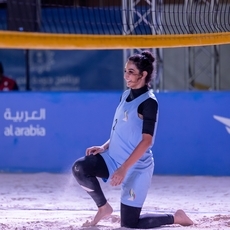 رها محرق تفوز بالميدالية الذهبية في كرة الطائرة الشاطئیة في السعودية