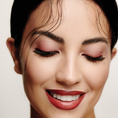 ماسكارا Fabulous Eyes من Carolina Herrera Beauty خيارك لإطلالة العيد!