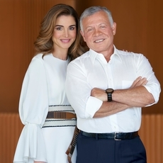 الملكة رانيا تعايد زوجها بعبارةٍ مؤثرة!