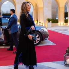 الملكة رانيا تضج اناقة في افطار العائلة المالكة الاول
