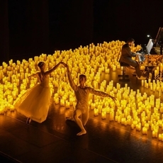 حفلة موسيقة في دبي على ضوء الشموع!