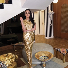 عالم الازياء والفنون في السعودية مع عائشة المامي