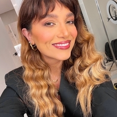 Lana Medawar :"أنا امرأة لا تملك سوى الأفكار التي أتّمنى أن تكون مصدر إلهام وأمل”