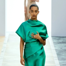 حركة موحدة ميزت عرض Fendi خلال اسبوع الازياء الراقية لشتاء 2024