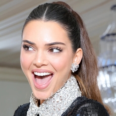 ما هي أدوات التجميل الخاصة لدى Kendall Jenner؟