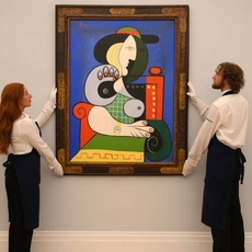 لوحة "امرأة الساعة"  لبيكاسو تُباع بسعر خيالي اعتبر الأعلى هذا العام
