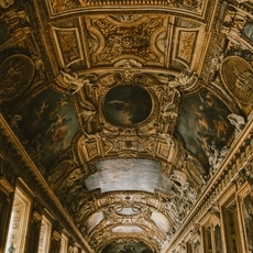 لوحات متحف اللوفر في باريس ابرزها