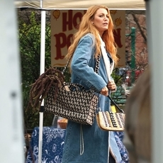 الدور المفاجئ للأزياء في نزاع هوليوود: رأي محررة الأزياء في خزانة ملابس Blake Lively في It Ends with Us