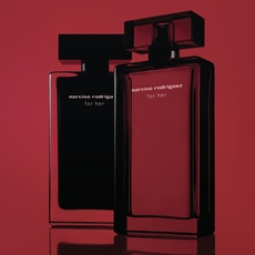عطر For Her Intense من Narciso Rodriguez بإصدار جديد أكثر عمقًا وسحرًا