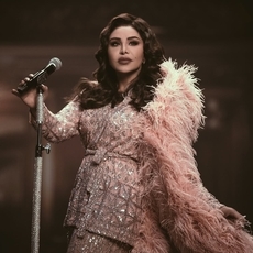 بلفتة مميزة أحلام تدعم فنانة ليبية تعرّضت للتنمر وتعدها بأمر مميز!