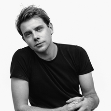 Jonathan Anderson خليفة ماريا غراتسيا كيوري في دار Dior