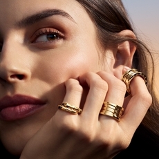 Bvlgari تطلق حملة "Eternally Iconic" للاحتفاء بمجموعاتها الأيقونية