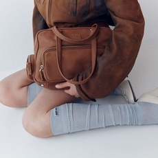حقيبة Pocket من Miu Miu تعود بتصاميم جديدة وجريئة