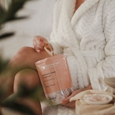 أفضل مقشر للجسم ومبيض يغيّر ملمس بشرتك من أول استخدام!