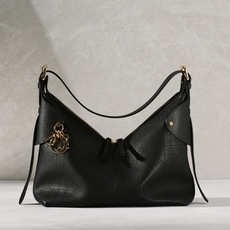 Dior Voyage: حقيبة أيقونية جديدة تنضم إلى مجموعة كروز 2026