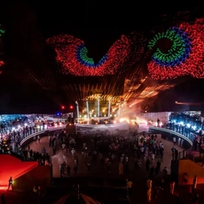 أزمث 2025: العُلا تتحوّل إلى مسرح عالمي تحت شعار "حتى شروق الشمس"