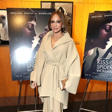 جينيفر لوبيز بلوك جديد استعدادًا لدورها في فيلم  Kiss of the Spider Woman