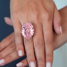 اغلى الماسة في العالم... رفاهية بلا حدود!