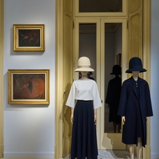 بين أروقة قصر تشيتيريو Loro Piana تزيح الستار عن مجموعتها لربيع وصيف 2026