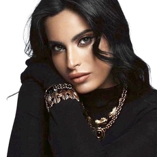 ممثلة سعودية جديدة: وجهاً جديدًا يلمع في سماء المملكة!