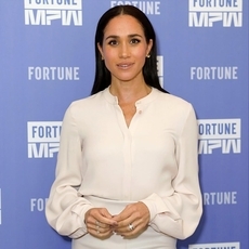 ميغان ماركل تخطف الأنظار بالأبيض في Fortune Most Powerful Women Summit 2025