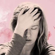 علامات قرب الدورة الشهرية... جسدية وعاطفية!