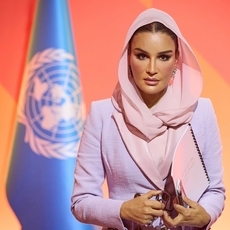 الشيخة موزا  تشارك في جلسة بعنوان "التعليم كأساس للعقد الاجتماعيّ الجديد"