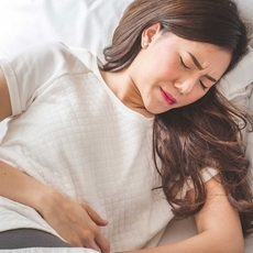 ما سبب وجود مغص الدورة مع عدم نزولها؟