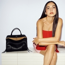 سلمى أبو ضيف تنضم إلى عائلة LOEWE كسفيرة للدار