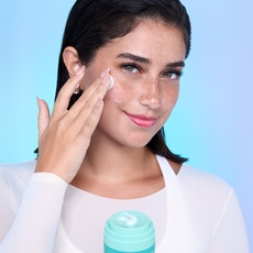 Asteri تطرح أول مجموعة منتجات للعناية بالبشرة