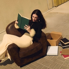 The Art of being Unbothered احدث جلسة تصوير بأزياء من Valentino