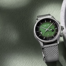 علامة LEICA قصة دقة هندسية وتصميم خالد في عالم صناعة الساعات